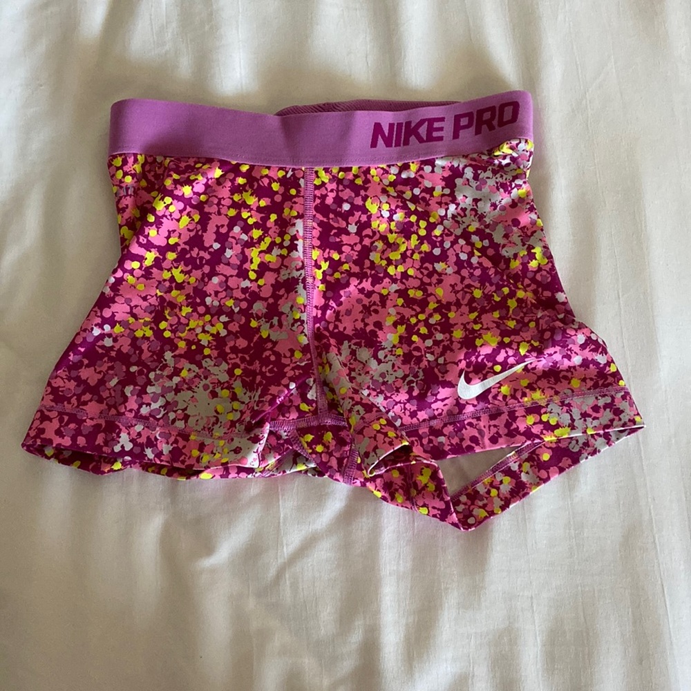 Nike Pro Shorts in Pink Speckled Pattern